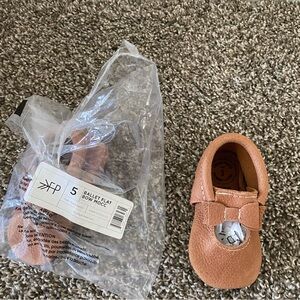 Freshly Picked Moccasins size 5